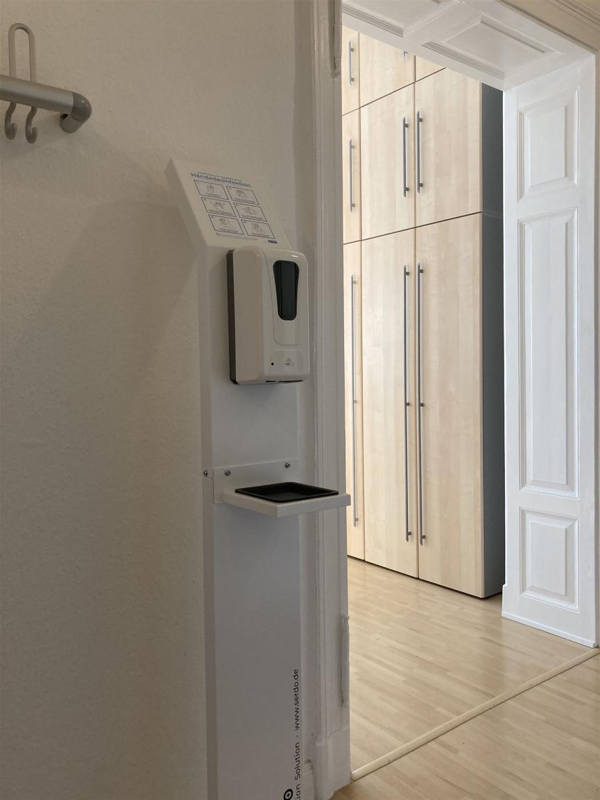 Berührungslose Hände-Desinfektion